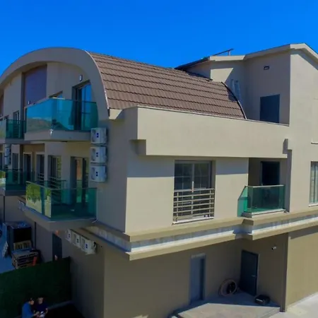 Mykonut Erna شقة فندقية 4*