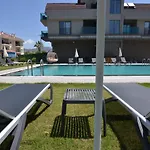 Mykonut Erna アパートホテル