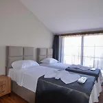 Mykonut Erna アパートホテル フェティエ