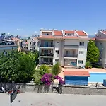 Mykonut Erna アパートホテル