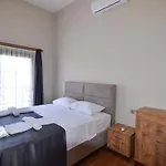 Lejlighedshotel Mykonut Erna 4*